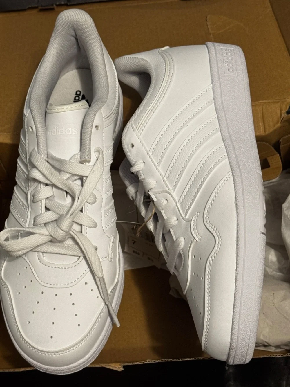 Adidas Hoops 4.0 J BNIB size 7